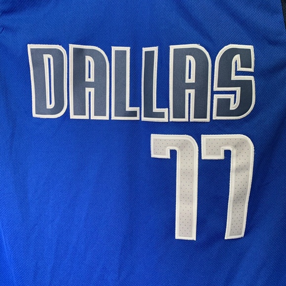 Nike LUKA DONCIC #77 Dallas Mavericks Swingman Jersey - Picture 4 of 9